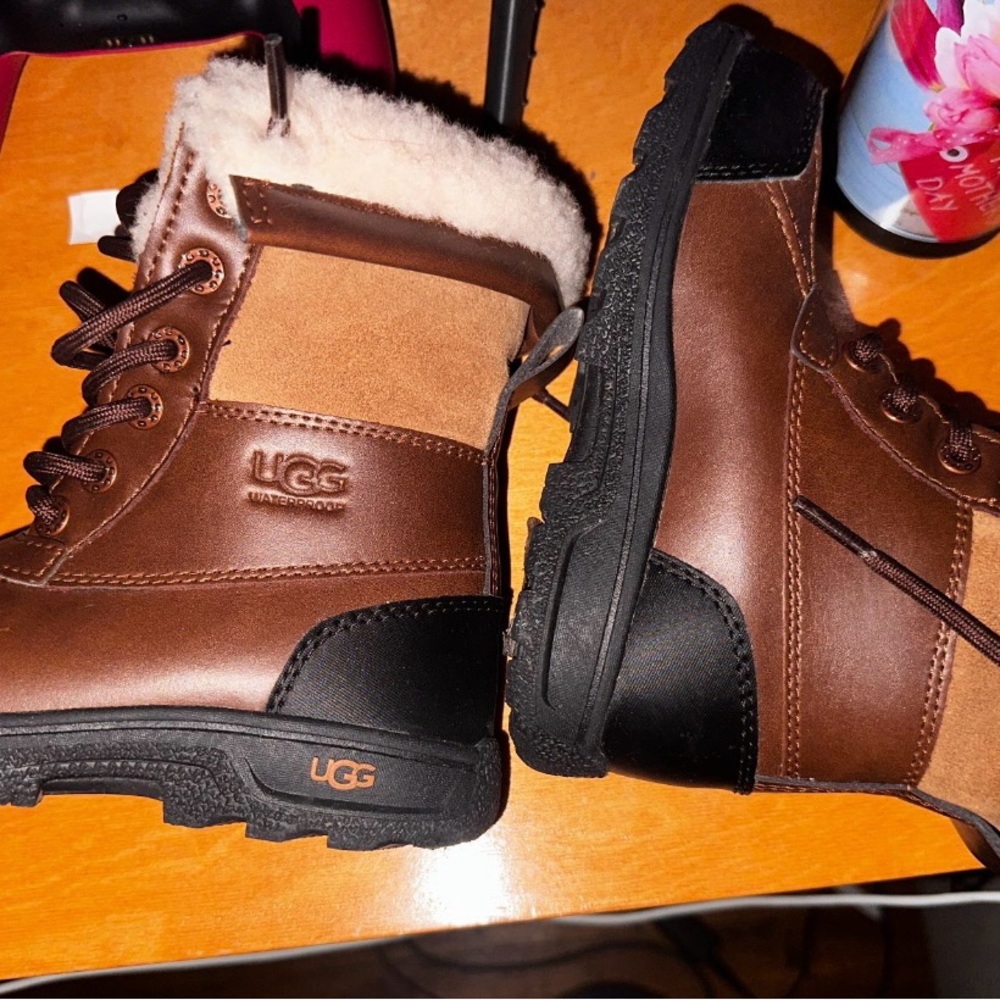 Size 11 kids whether a boots worn once no box